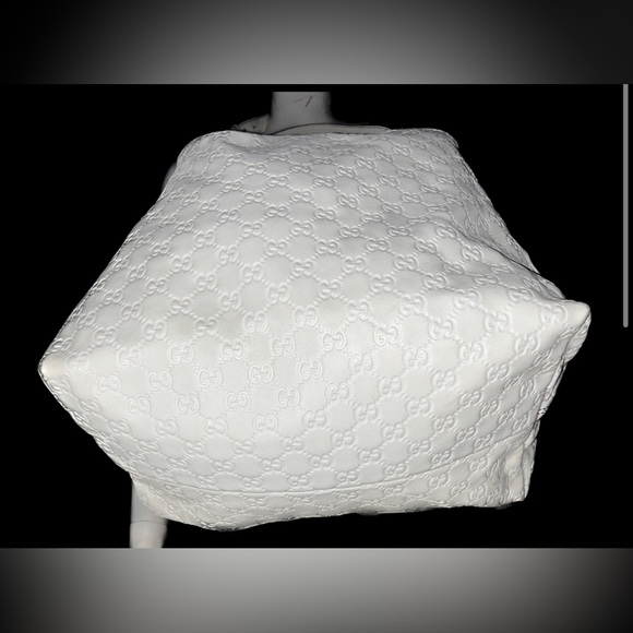 Gucci White Guccissima
Leather Icon Bit Large Hobo. - Picture 10 of 14